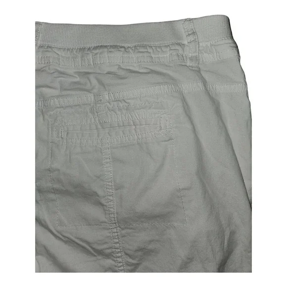 Chico's Capri Pants 2 Crop Women's White Cargo Pockets Casual Preppy - Picture 9 of 10